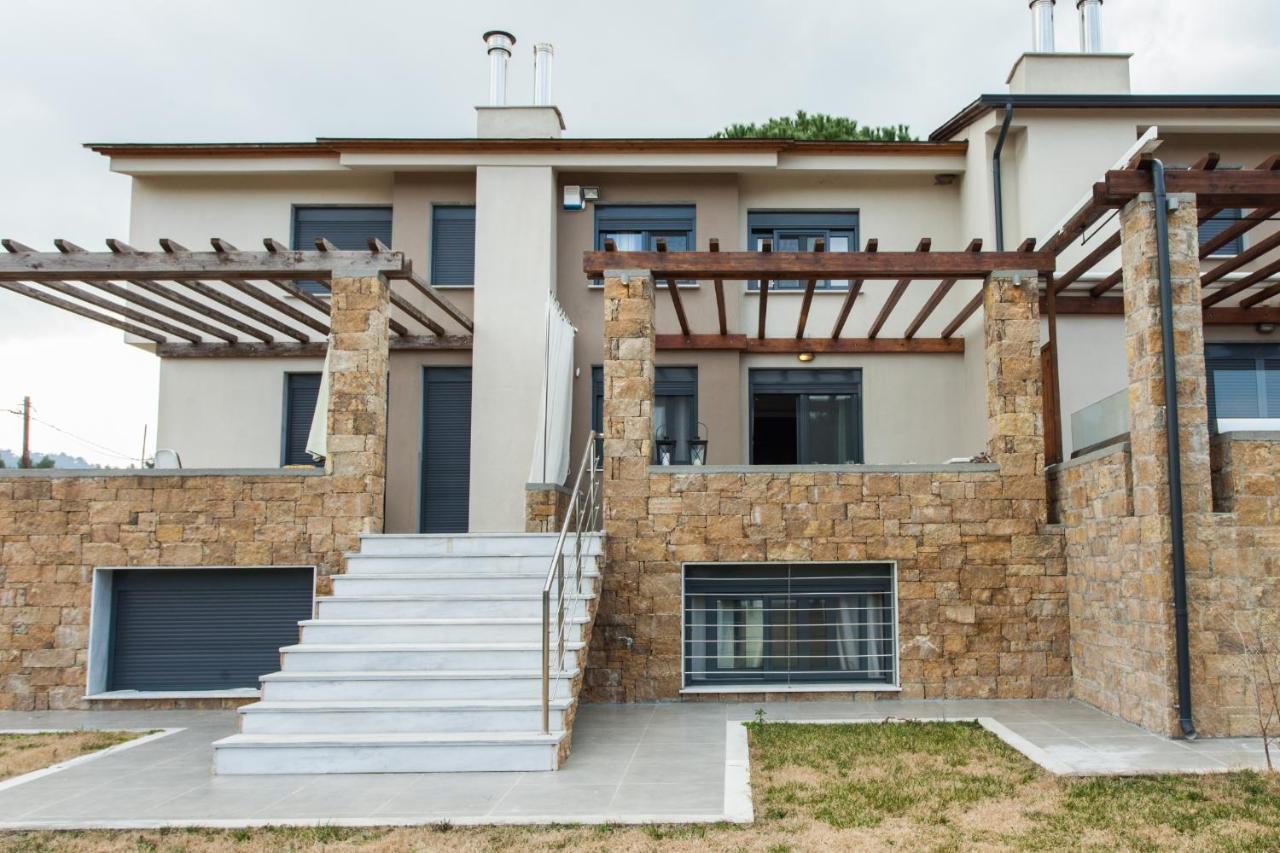 #Flh - Amalthia & Αthena Beachfront Houses In Pefkohori Екстериор снимка