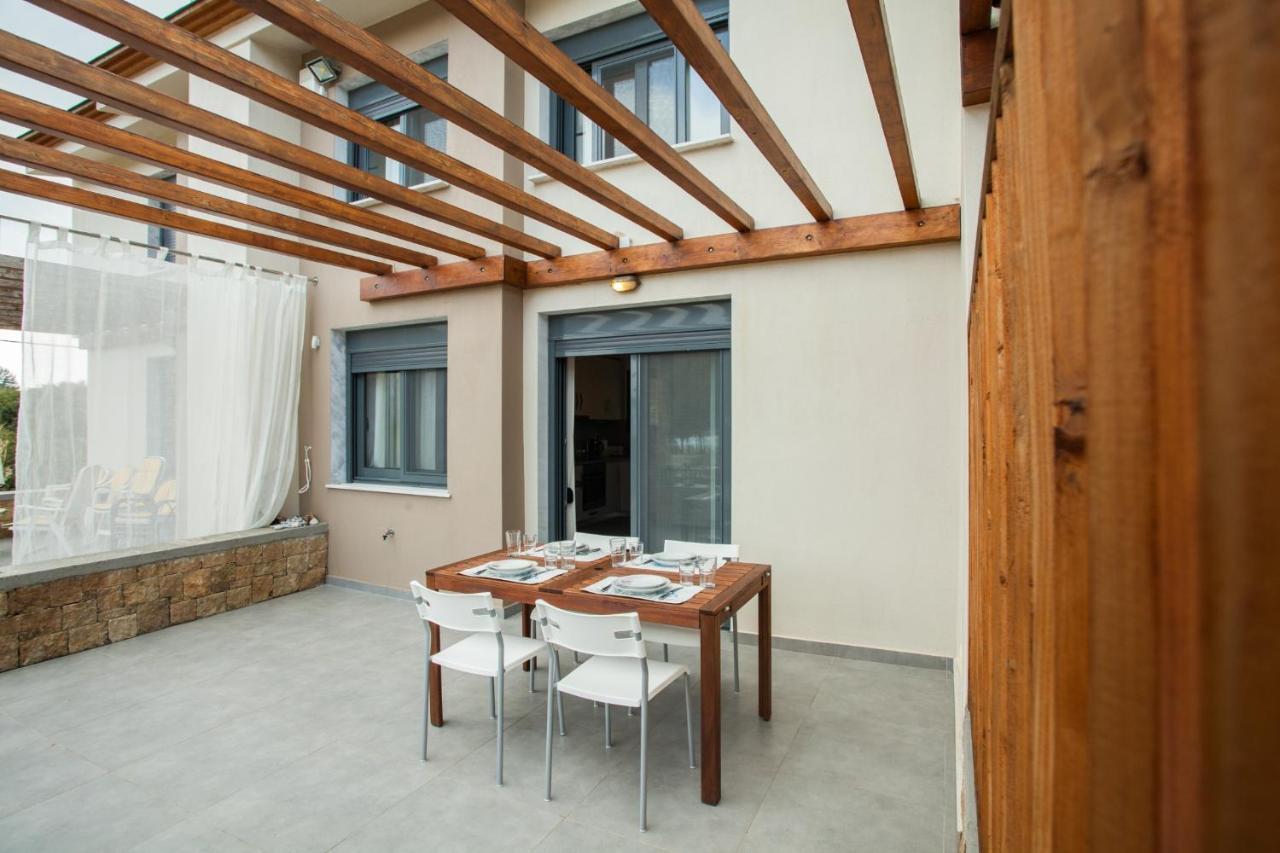 #Flh - Amalthia & Αthena Beachfront Houses In Pefkohori Екстериор снимка